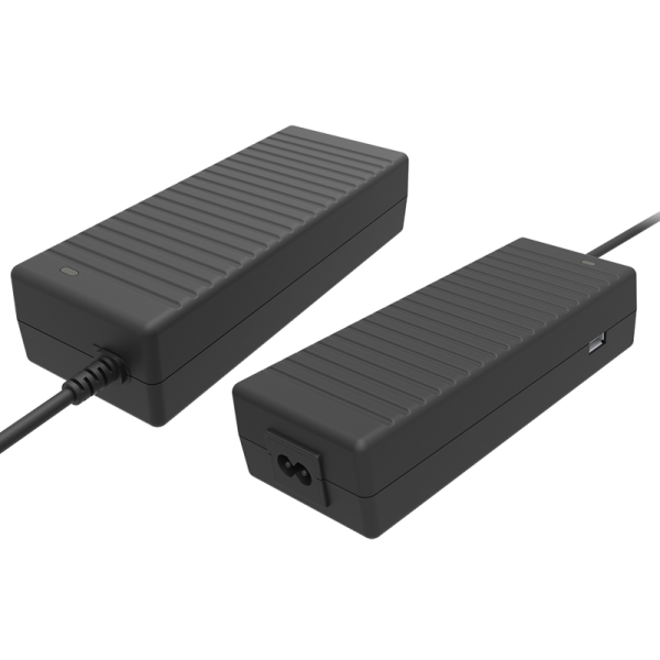 Alimentatore Universale per Notebook 120W con 12 connettori- porta USB 5V1A- 100/240VAC- 9.5/24VDC