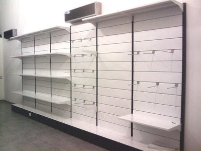 Arredo a negozio a parete scaffalatura metallica cm. 80x60x300h