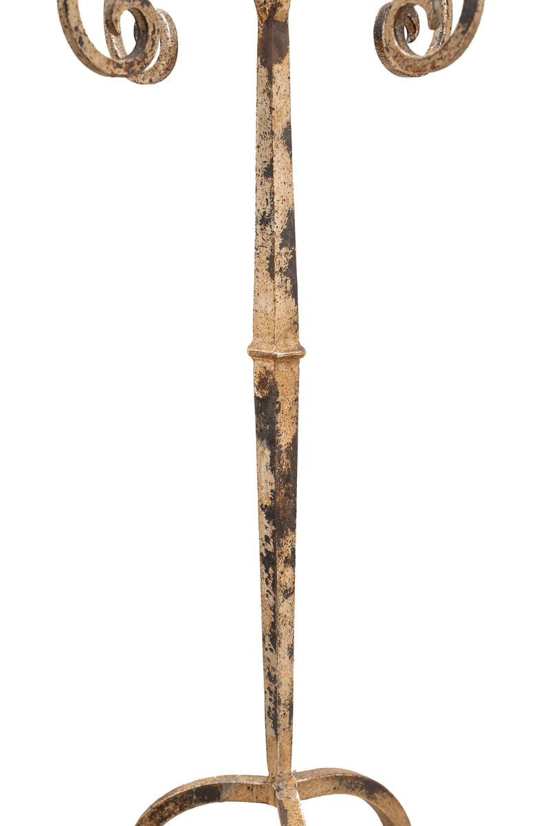 Biscottini Candeliere piantana in ferro battuto lavorato a mano finitura bianca anticata L49XPR49XH94 cm