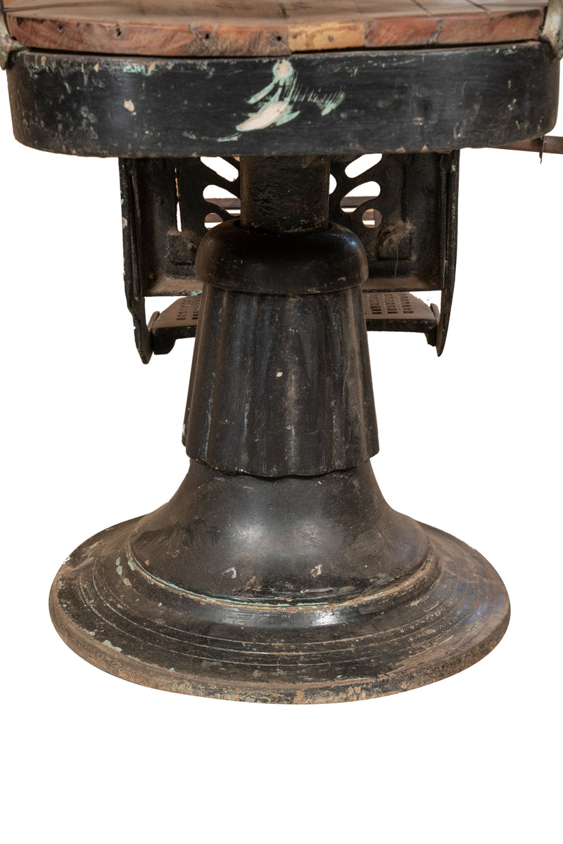 Biscottini Vecchia sedia poltrona da barbieri restaurata