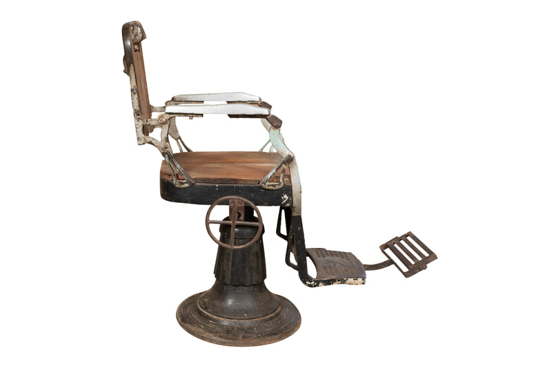 Biscottini Vecchia sedia poltrona da barbieri restaurata