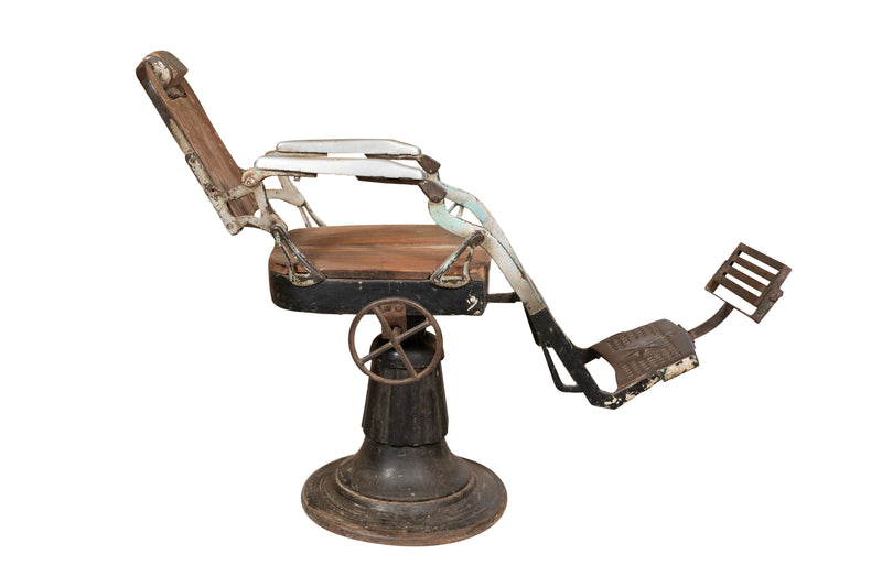 Biscottini Vecchia sedia poltrona da barbieri restaurata