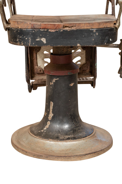 Biscottini Vecchia sedia poltrona da barbieri restaurata