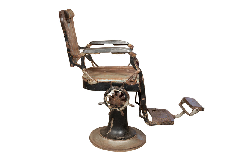 Biscottini Vecchia sedia poltrona da barbieri restaurata