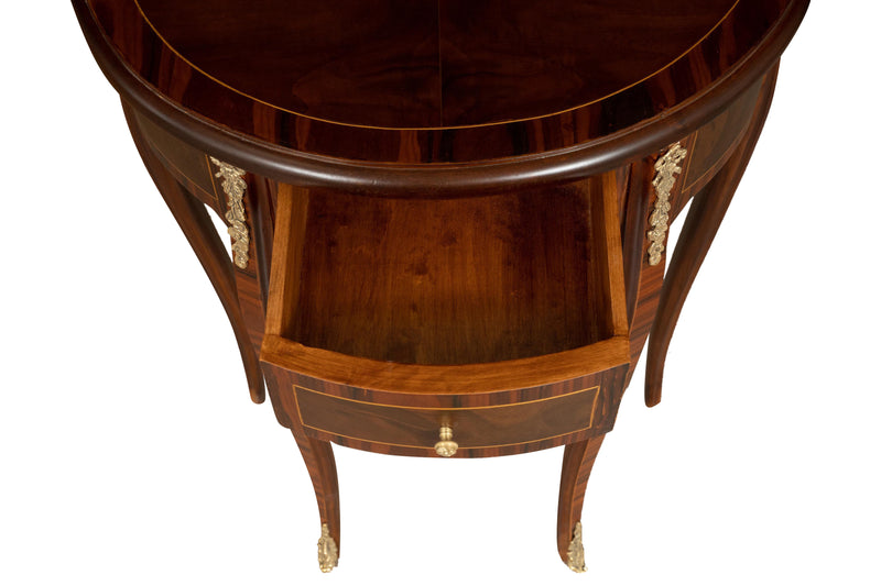 Biscottini Tavolino Consolle in legno impiallacciato noce arricchito con particolari intarsi fatti a mano e decori in bronzo