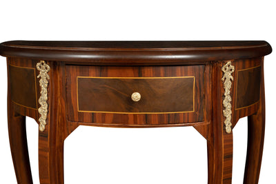 Biscottini Tavolino Consolle in legno impiallacciato noce arricchito con particolari intarsi fatti a mano e decori in bronzo