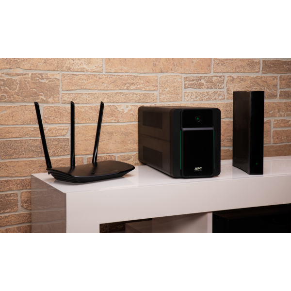 APC BACK-UPS 2200VA, 230V, AVR, IEC SOCKETS