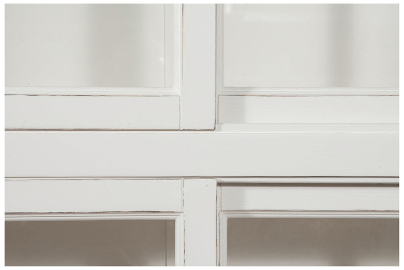 Biscottini Libreria vetrina con ante scorrevoli in legno massello di tiglio, finitura bianca anticata L154xPR37xH212 cm. Made in Italy