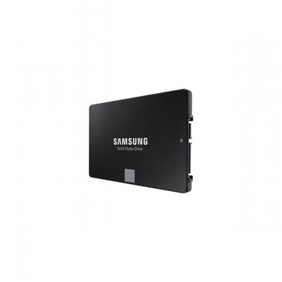 Samsung 870 EVO e' un SSD da 256GB di capacita' e velocita' di letture di 560MB/s