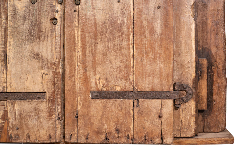 Biscottini Porta in legno massello e ferro da interno o da esterno vecchia e antica medievale con telaio scorrevole