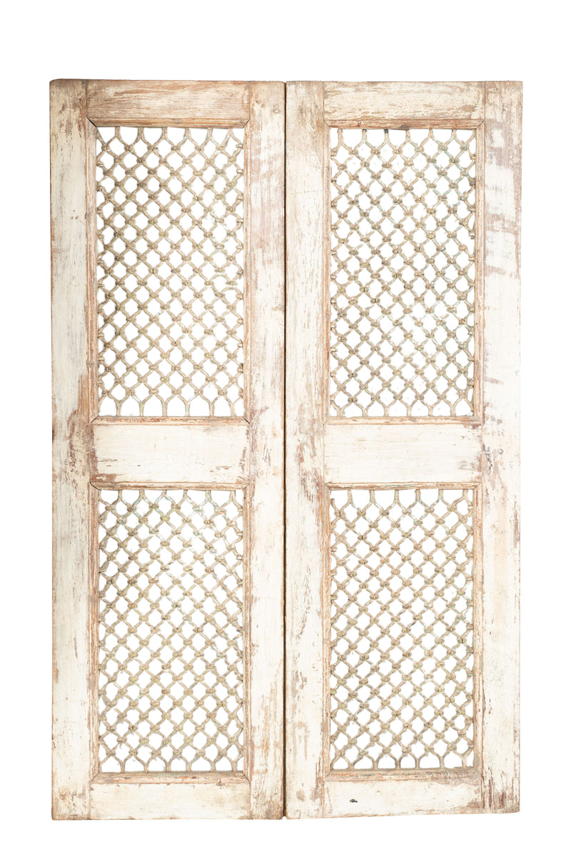 Biscottini Finestra finestrina grata porta in legno massello e in ferro antica e vecchia con telaio da interno o da esterno