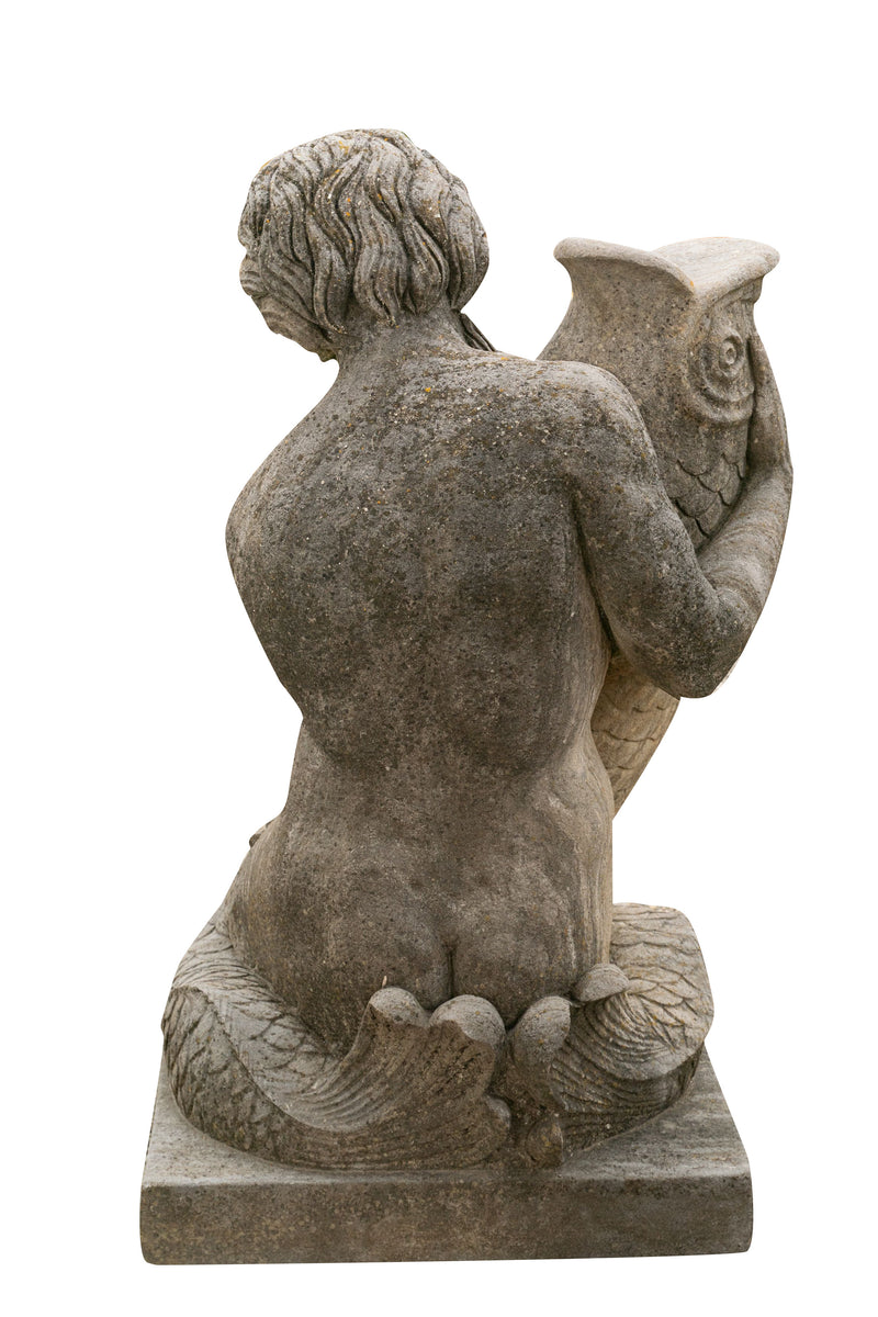 Biscottini Vecchia statua in pietra raffigurante un uomo con un pesce Molto solida robusta