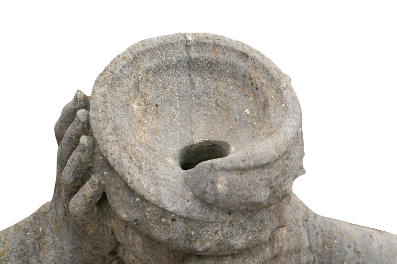 Biscottini Vecchia statua in pietra raffigurante un uomo inginocchiato Molto solida robusta