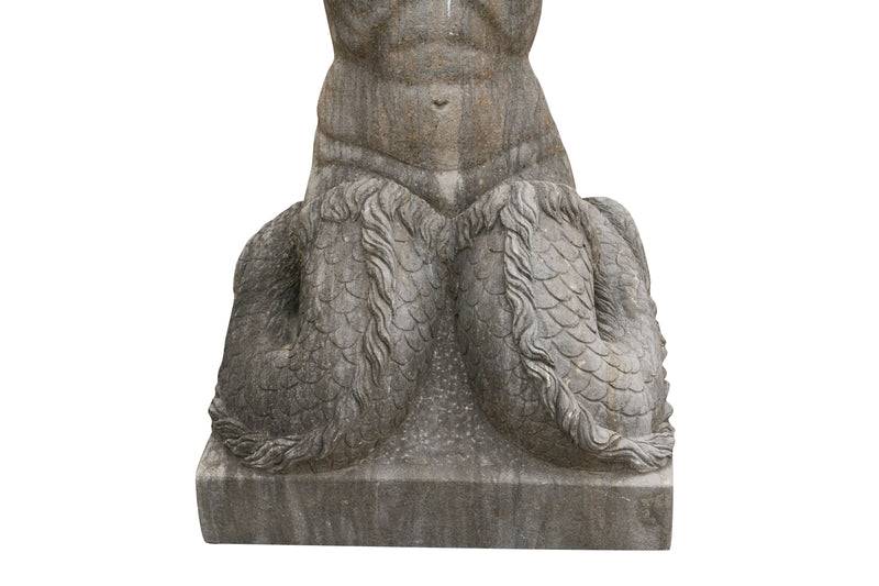 Biscottini Vecchia statua in pietra raffigurante un uomo inginocchiato Molto solida robusta