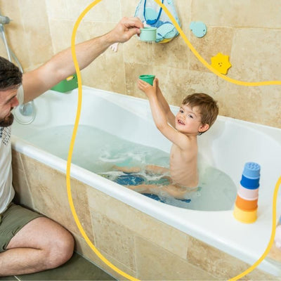Badabulle Set di 7 tazze impilabili numerate - Giocattoli da bagno in morbido silicone