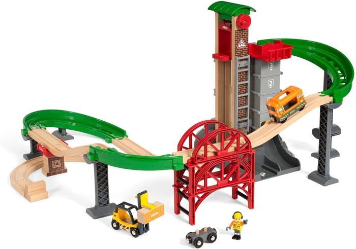 Brio World Grand Circuit Multimodal Platform - Box 32 pezzi - Circuito ferroviario in legno - Ravensburger - Da 3 anni - 33887