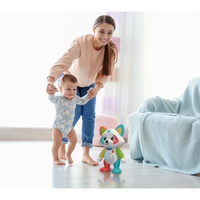 Baby Clementoni - Oliver, il procione giocoso - Gioco interattivo - 4 modalità di gioco: Emozioni, Pasti, Storia ed Esplorazione.