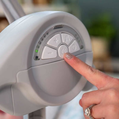 Columpio eléctrico plegable para bebé INGENUITY EndlessBloom, arco de juguete, ajustes de balanceo, temporizador, reclinación