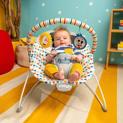 DISNEY BABY Sedia a sdraio Topolino con seduta vibrante Happy Triangles