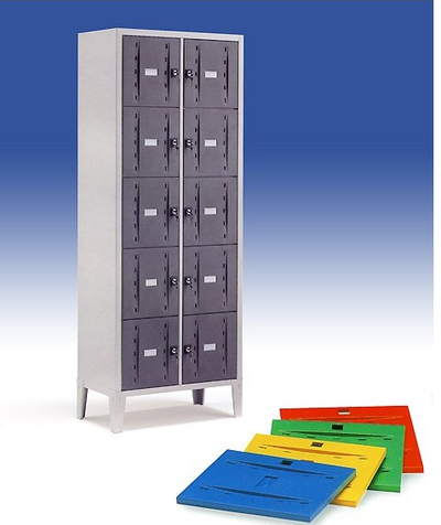 Armadio casellario metallico a 10 vani con ante antiurto in abs monoblocco cm. 70x35x180h