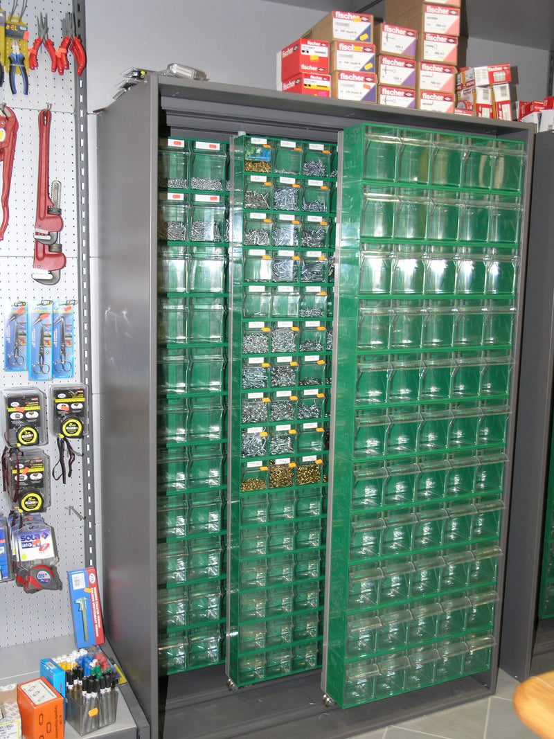 Armadio Madia in metallo verniciato con cassettiere per minuterie cm. 127x60,5x196,5h