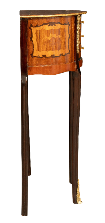 Biscottini Consolle a mezzaluna in legno impiallacciato noce arricchito con particolari intarsi fatti a mano e decori in bronzo