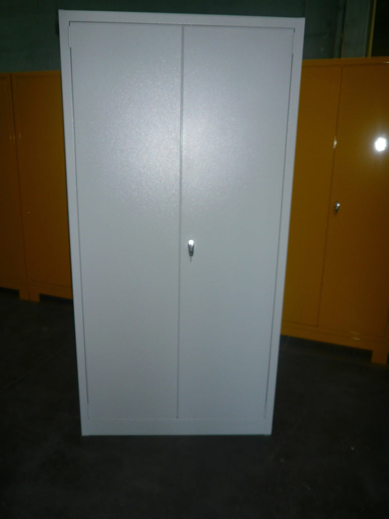 Armadio blindato monoblocco con ante battenti di spessore 12/10 cm. 100x50x200h