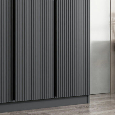 Armadio Kale 3 ante battenti colore antracite effetto cannettato