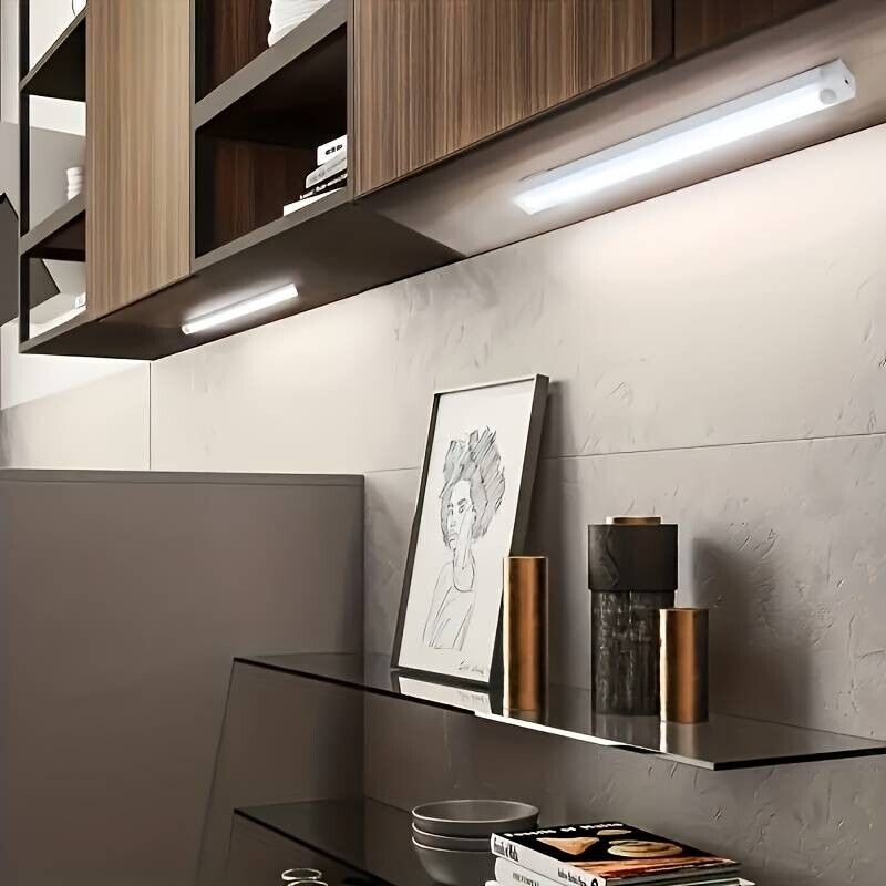 Luce LED Sottopensile Armadio Sensore Movimento Ricaricabile Sottile Senza Fili Notturna 10 / 20 / 30 / 50cm