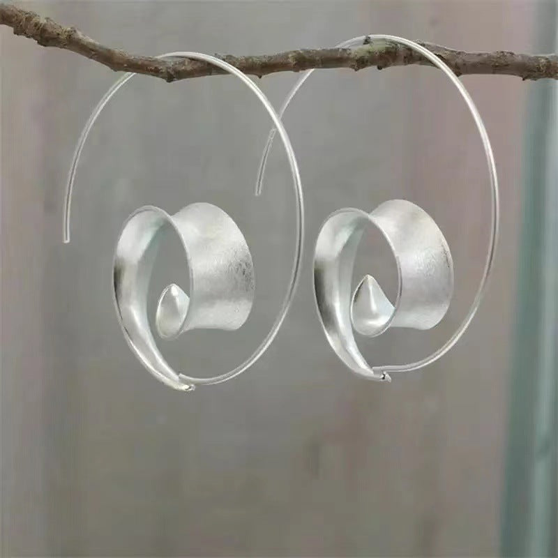 Personality round Spiral Leaf Earrings Fashion Temperament Female Earrings