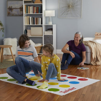 Twister Gioco in Scatola, Include 1 Tappeto Twister, 1 Ruota E Le Istruzioni, Versione 2020 in Italiano, Multicolore