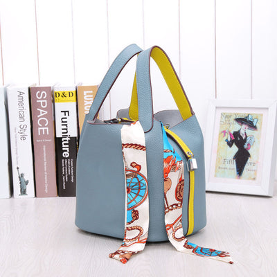 Large-Capacity Leather Handbag with Lychee Pattern