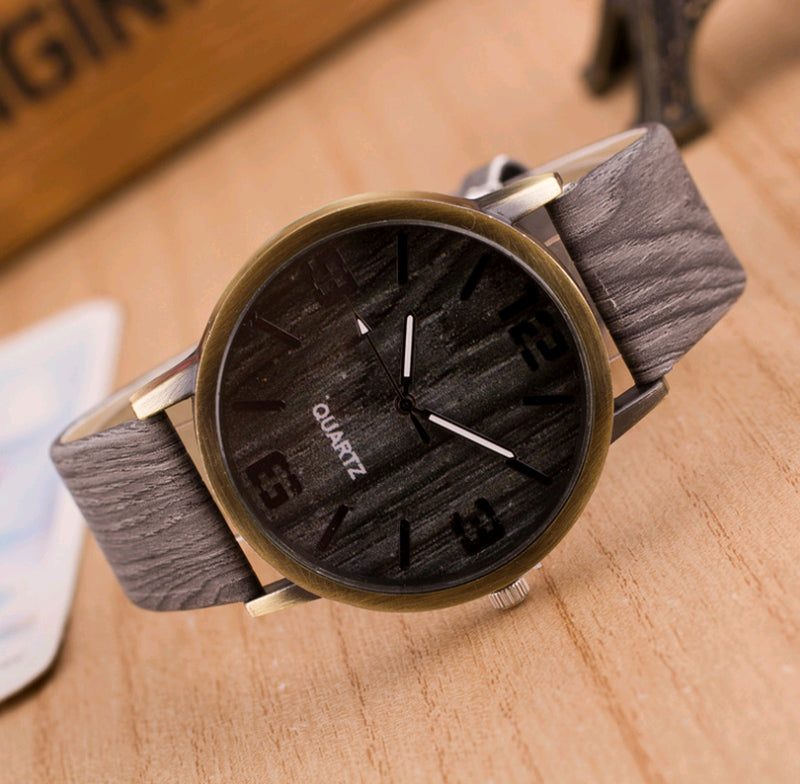 Fashion Wood Grain Watch Four Figures Men and Women Popular Wood Watch