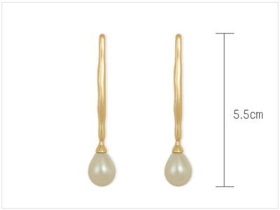 Simple Pearl Earrings