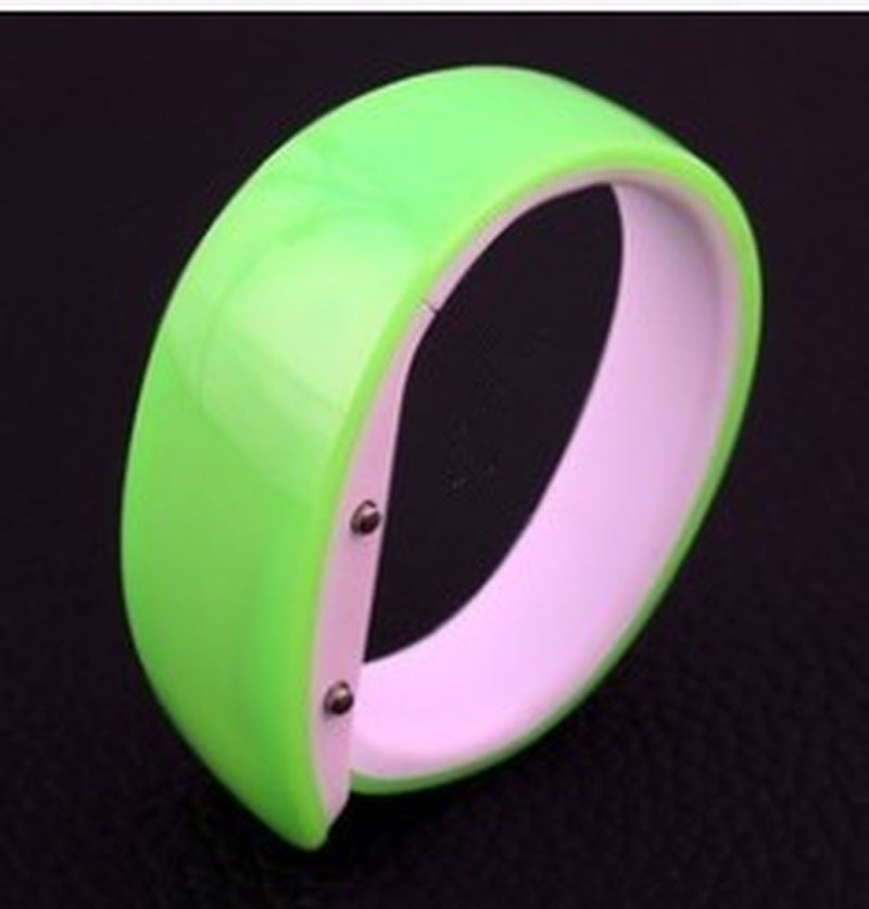 Wholesale LED Dolphin Watches, Men and Women Sports Watches Bracelets, Men and Women Fashion Trend Korean Students Watches