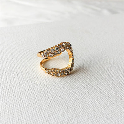 Gradient Crescent Pearl Ring