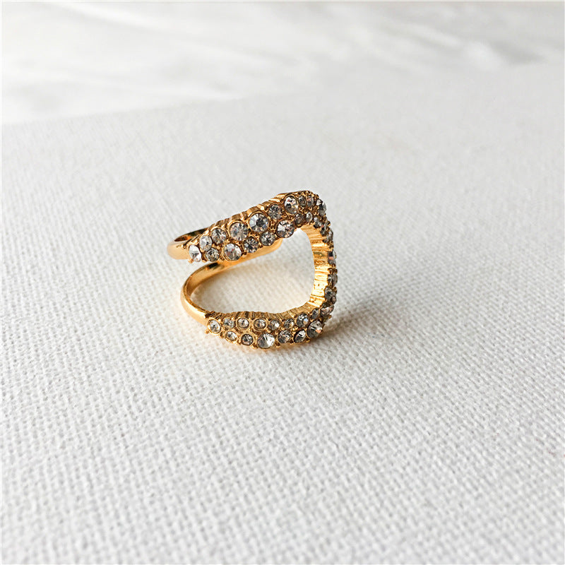 Gradient Crescent Pearl Ring