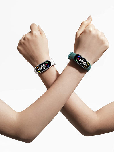 Smart Band 7, Schermo AMOLED 1.62'', Monitoraggio Sonno, Spo2, Frequenza Cardiaca, Vo2Max, Resistenza All'Acqua 5 ATM, 110+ Modalità Sportive, Durata Batteria 14 Giorni, Versione Italiana