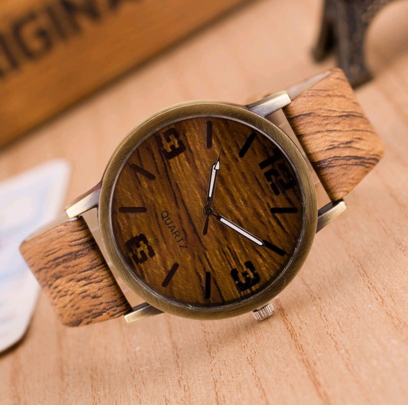 Fashion Wood Grain Watch Four Figures Men and Women Popular Wood Watch