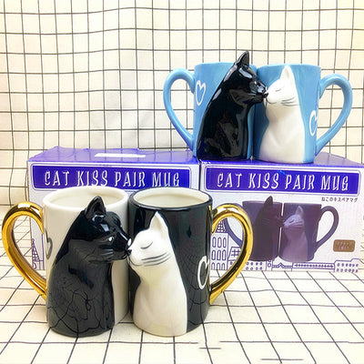 Three-Dimensional Cat Couple Ceramic Mug Black and White Cat Kissing