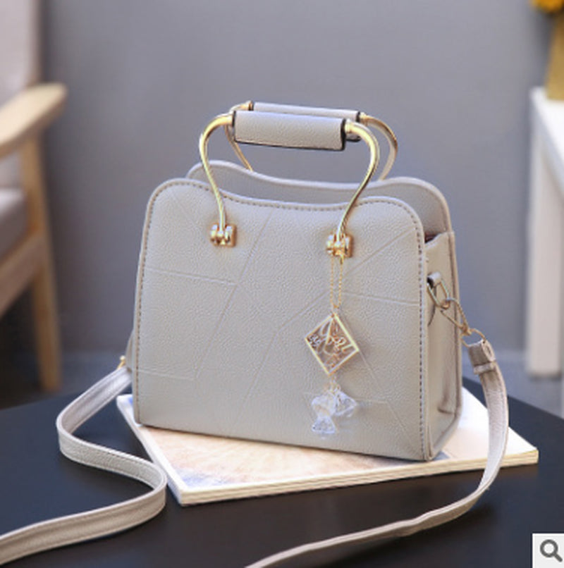 2021 New Fashion Korean Version of the Ladies Handbag Small Bag Female Shoulder Diagonal Package