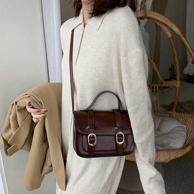 The Vintage Postman Bag Is a Japanese Student'S One-Shoulder Bag