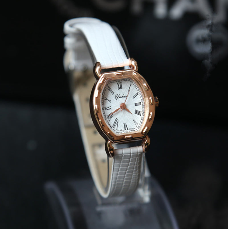 2016 New Ladies Watch Small Quartz Bracelet Watch Watch Belt Exquisite Non Mechanical Watches