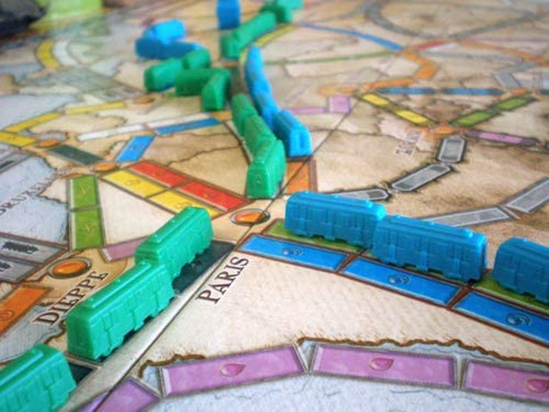- Ticket to Ride Europa - Gioco Da Tavolo per Tutta La Famiglia, 2-5 Giocatori, 8+ Anni, Edizione in Italiano