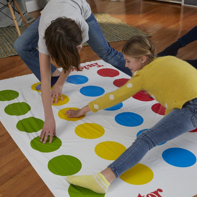Twister Gioco in Scatola, Include 1 Tappeto Twister, 1 Ruota E Le Istruzioni, Versione 2020 in Italiano, Multicolore