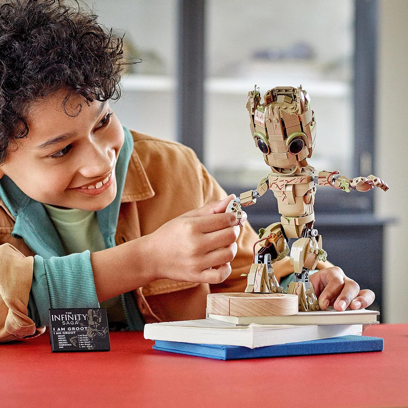 76217 Marvel Io Sono Groot, Set Costruzioni Con Action Figure Dei Guardiani Della Galassia, Supereroe Giocattolo, Idea Regalo per Bambini, Bambine, Ragazzi E Ragazze E Fan Degli Avengers