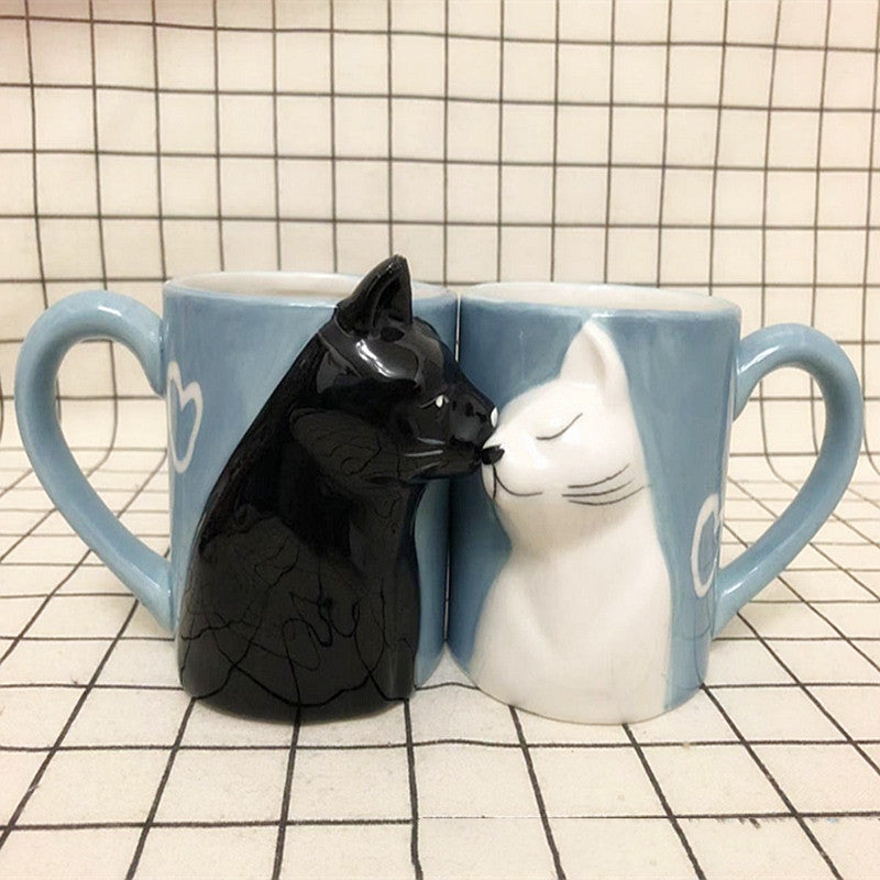 Three-Dimensional Cat Couple Ceramic Mug Black and White Cat Kissing