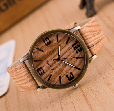 Fashion Wood Grain Watch Four Figures Men and Women Popular Wood Watch