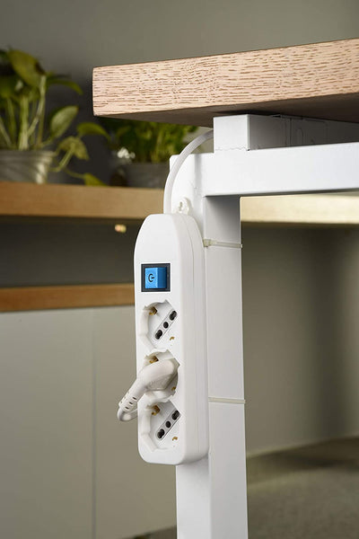 62068 Multipresa Tripla 3 Posti Polivalenti (Schuko + 10/16A) Con Interruttore-Cavo 1,5 M Bianco